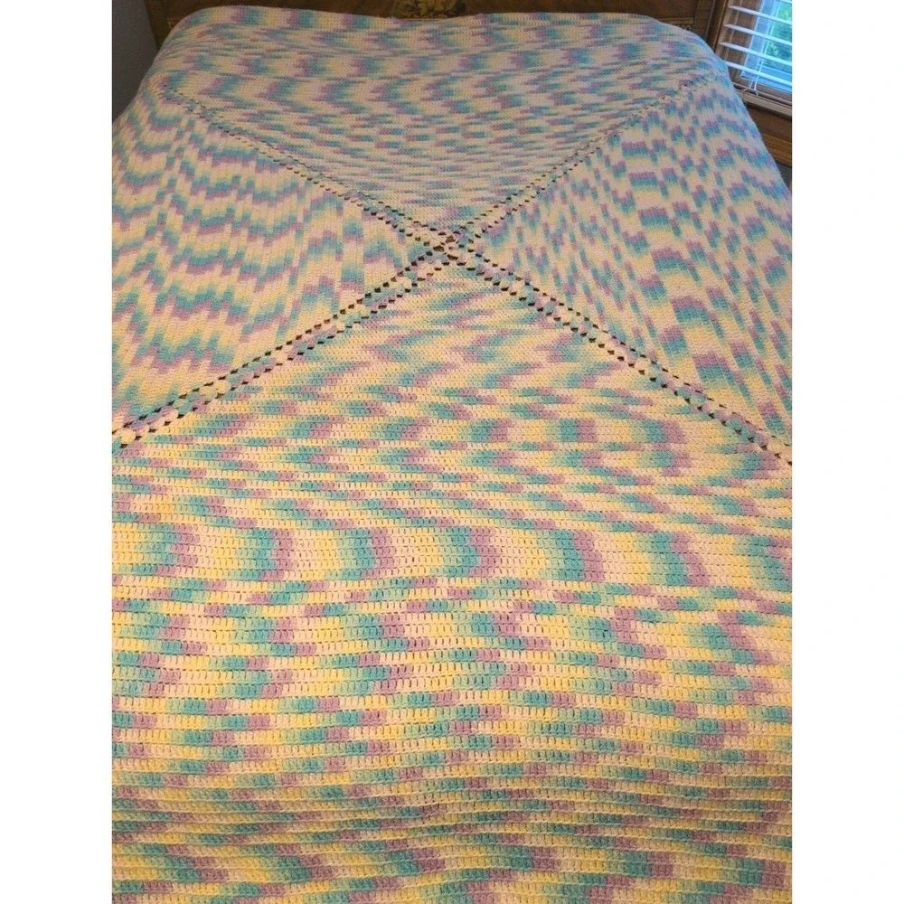 Handmade Crochet Full Spread Lavender Turquoise Yellow Sz 82
